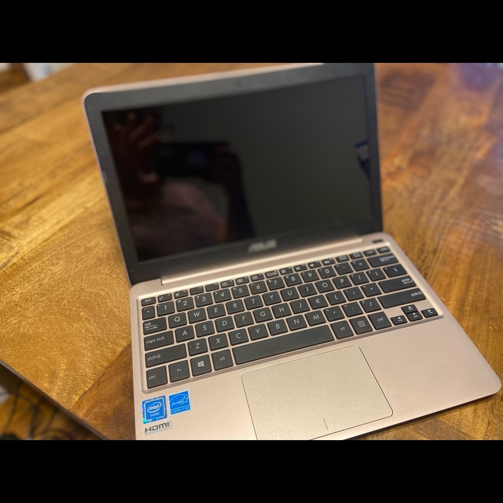 ASUS E200H